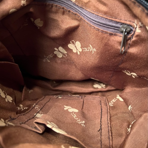 BNWT XIU BRAND CROSSBODY SHOULDER BAG W/. MANY POCKETS & BOTTOM ZIP EXPANSION - Picture 4 of 9